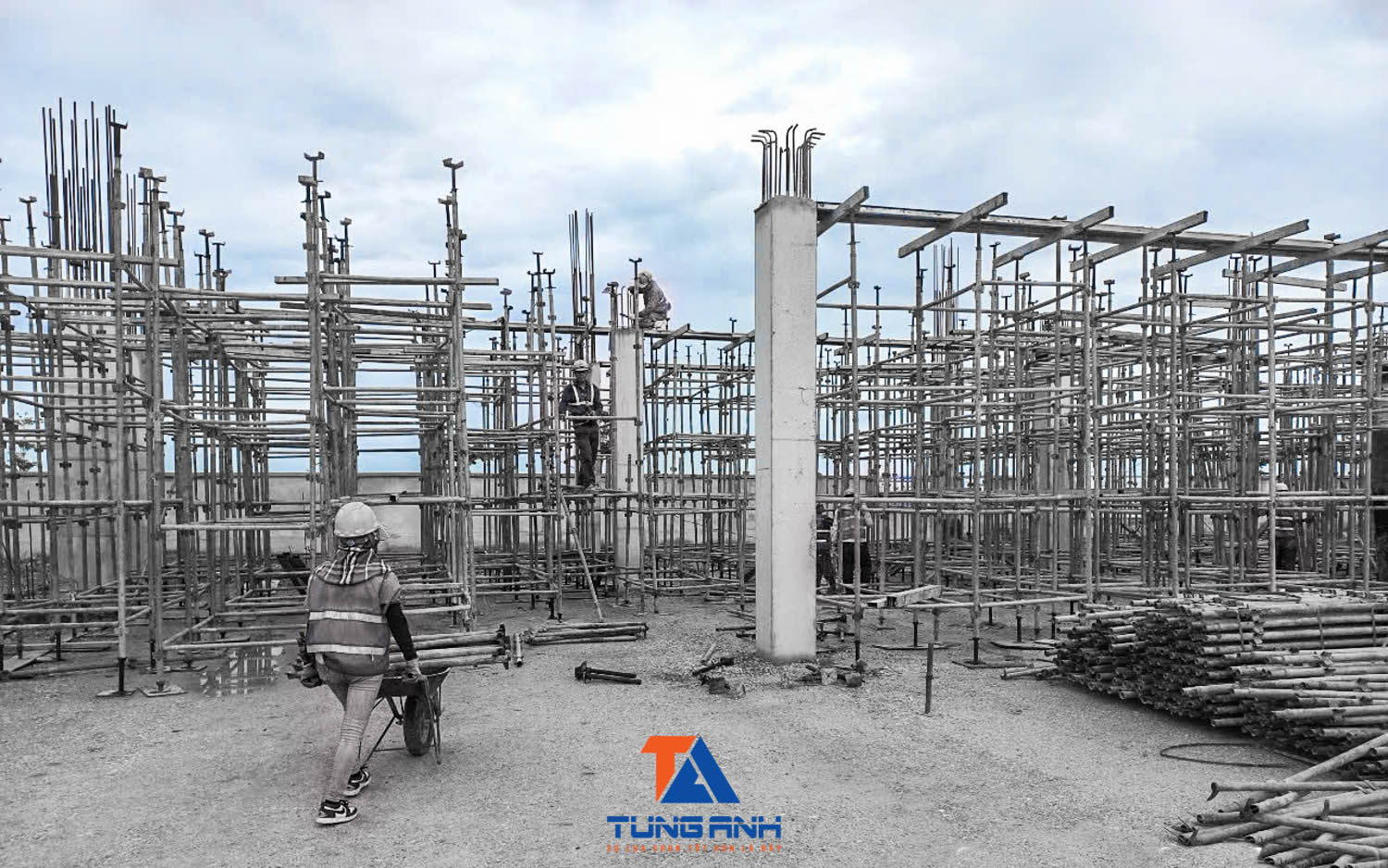 hệ giàn giáo nêm chống sàn tại công trình nhà máy dệt may Thanh Hóa