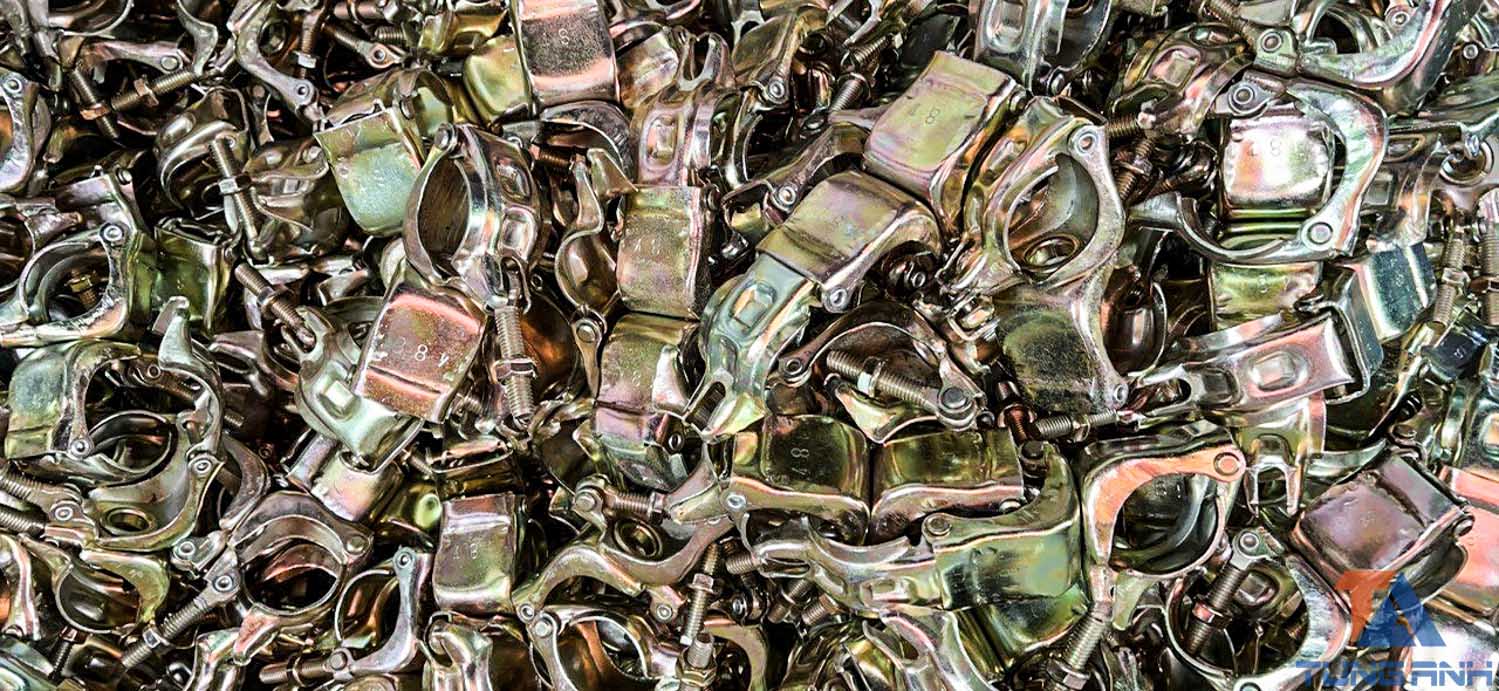 khóa giáo cùm giáo