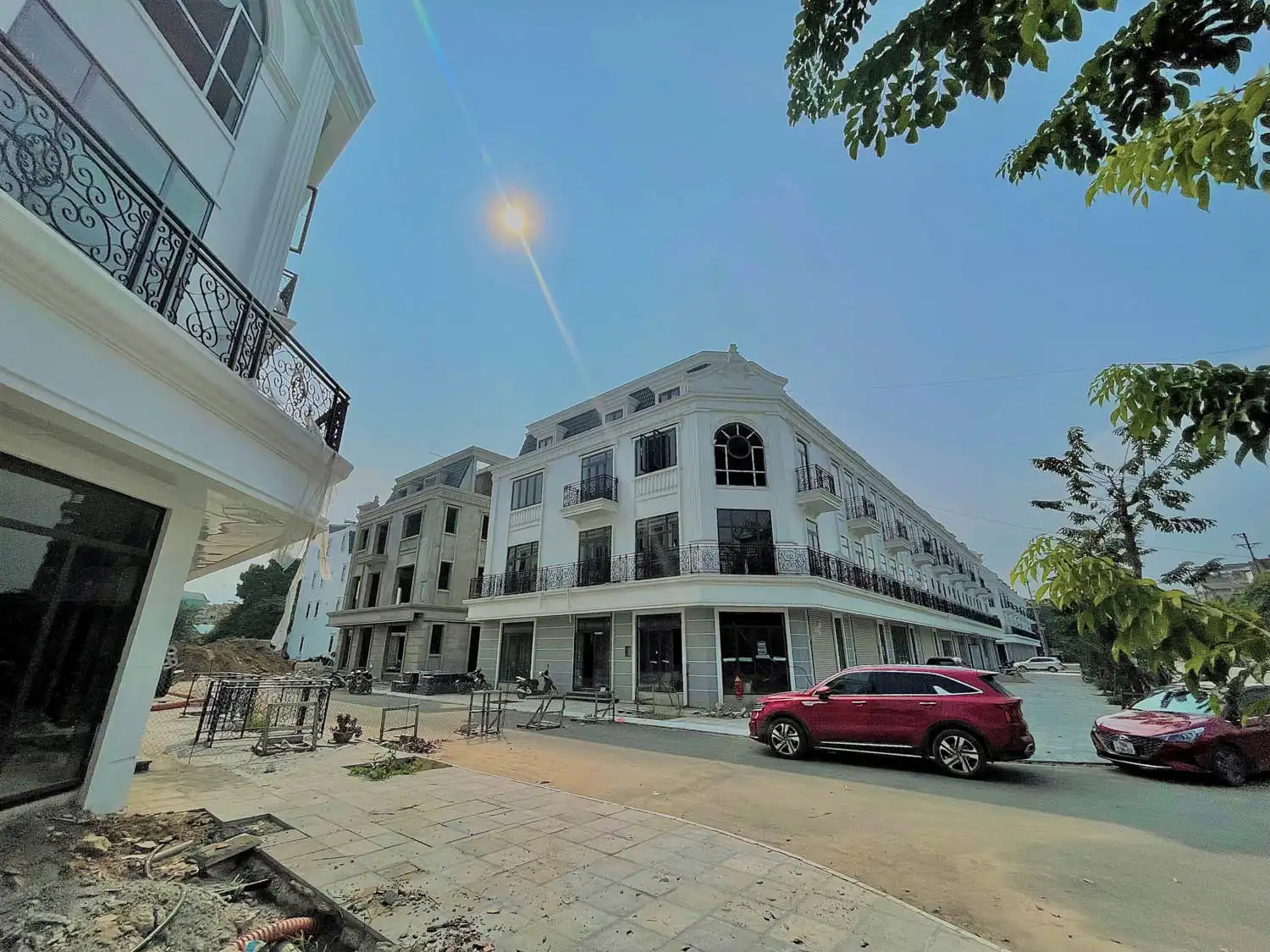 giàn giáo tùng anh tại City Land Center Hòa Bình