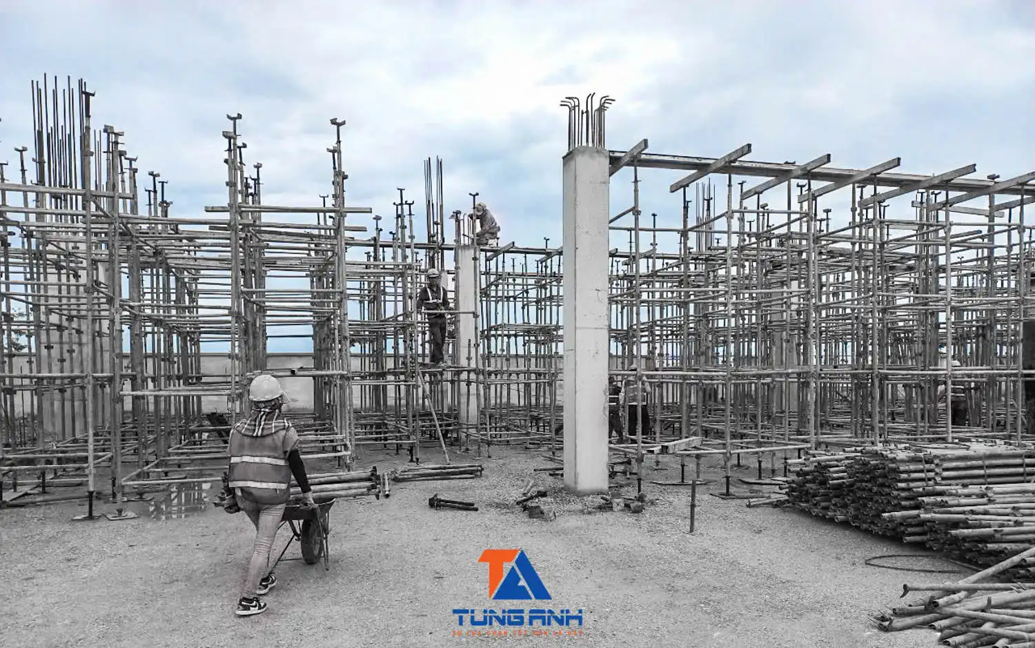 hệ giàn giáo nêm chống sàn tại công trình nhà máy dệt may Thanh Hóa